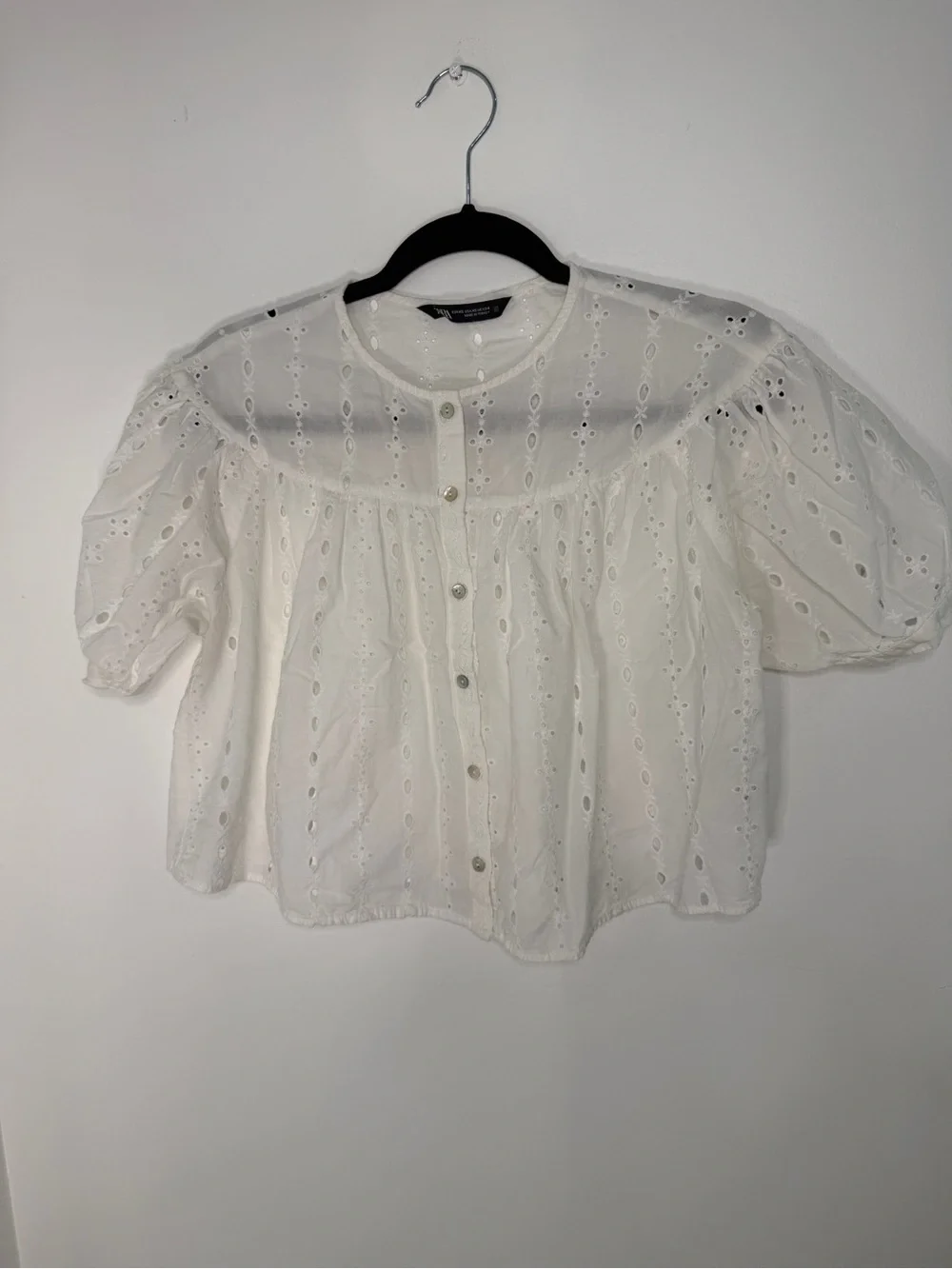 Zara White Eyelet Button-Front Peasant top Size XS
